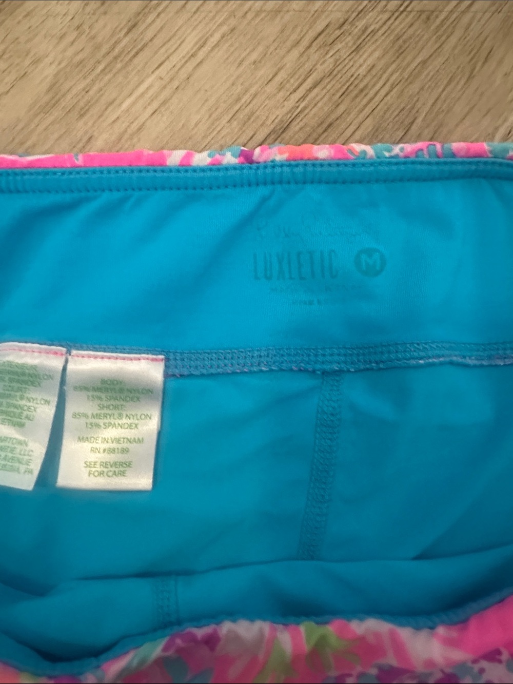 Lilly Pulitzer Luxletic Medium Skorts - Picture 7 of 9